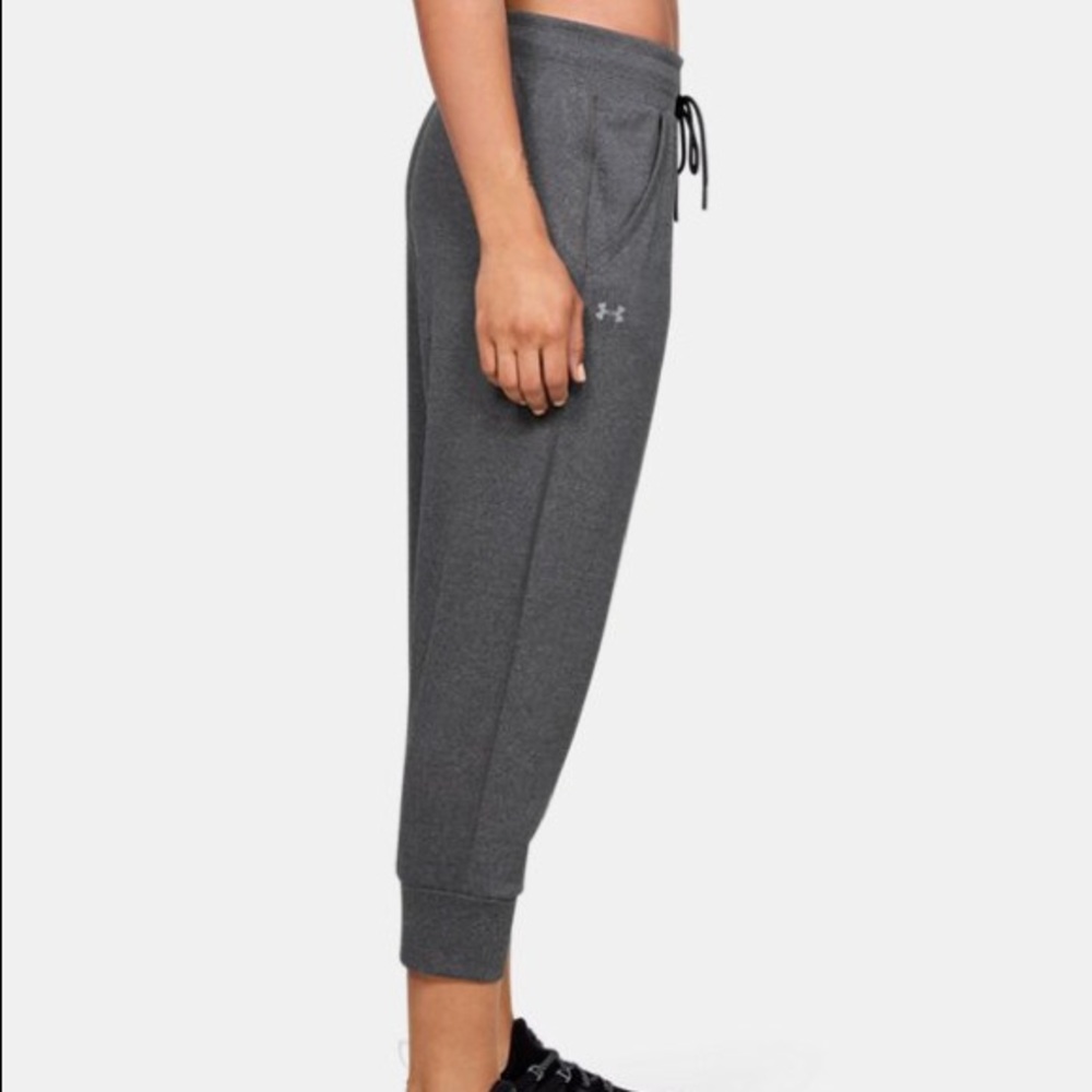 Under Armour Tech Gray Cropped Sweatpants NEW - Picture 4 of 5